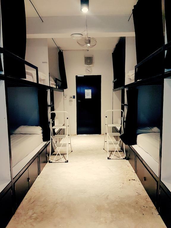 Seek Sleep Hostel Bangkok Exterior foto