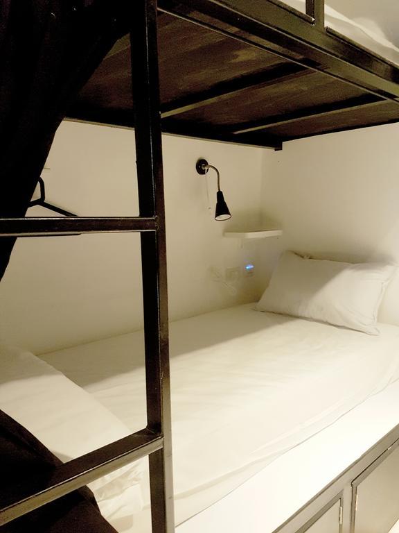 Seek Sleep Hostel Bangkok Exterior foto